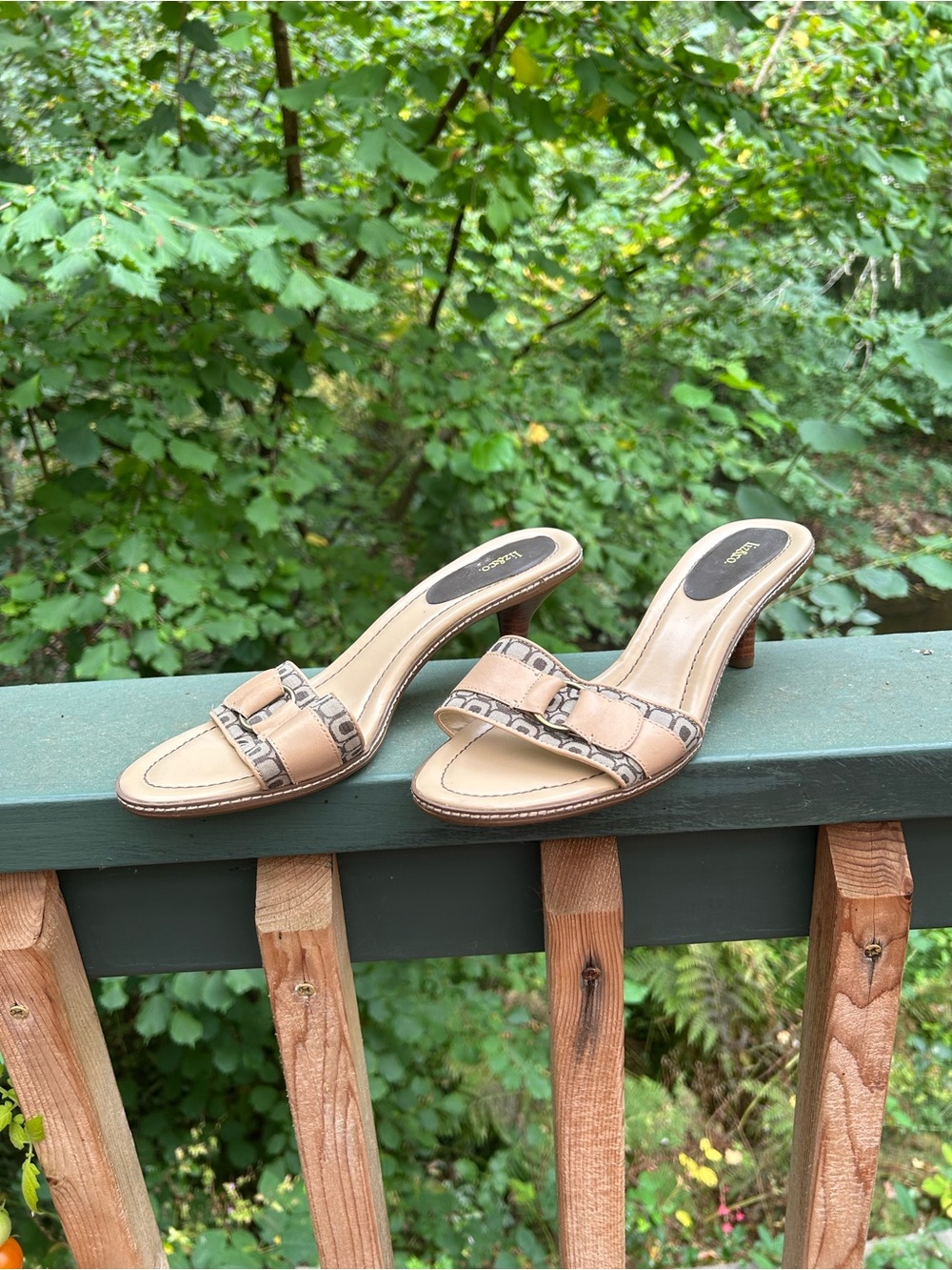 Liz&Co Beige Leather Slip-On Sandal Heels